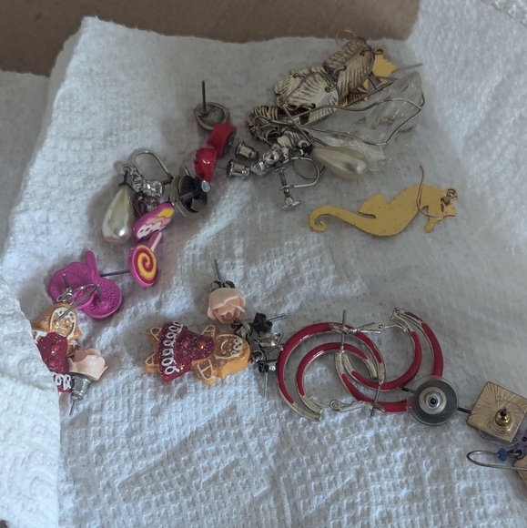 Bundle of Mixed Jewelry . Lots of wearable - Picture 7 of 7
